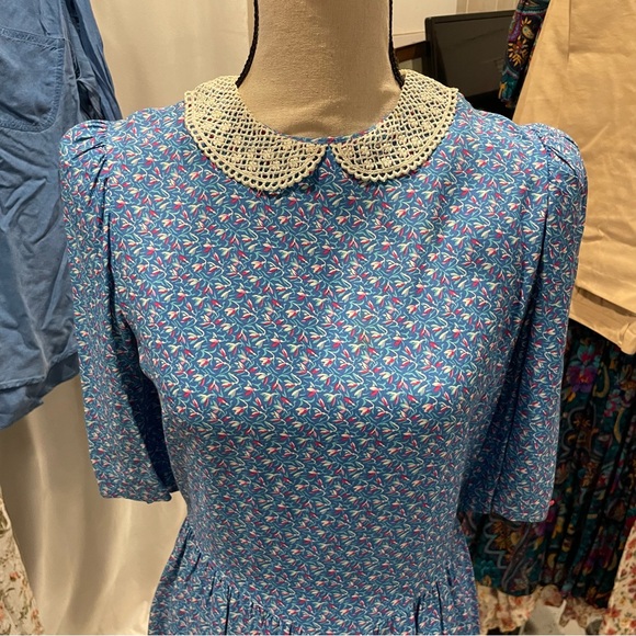 Vintage blue floral retro 60’s-70’s dress lace pockets midi milkmaid prairie - Picture 6 of 15
